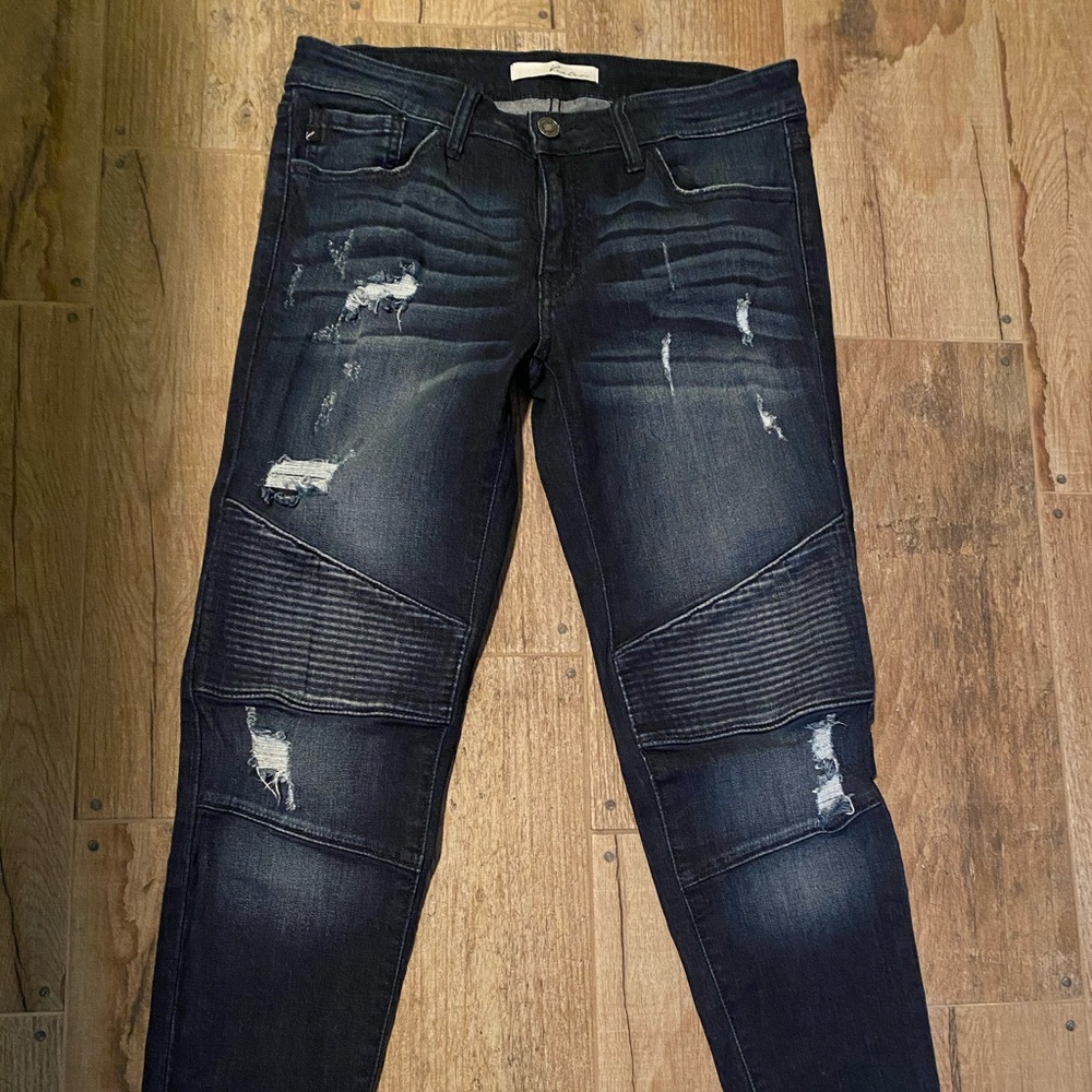 Destroyed Skinny Jeans